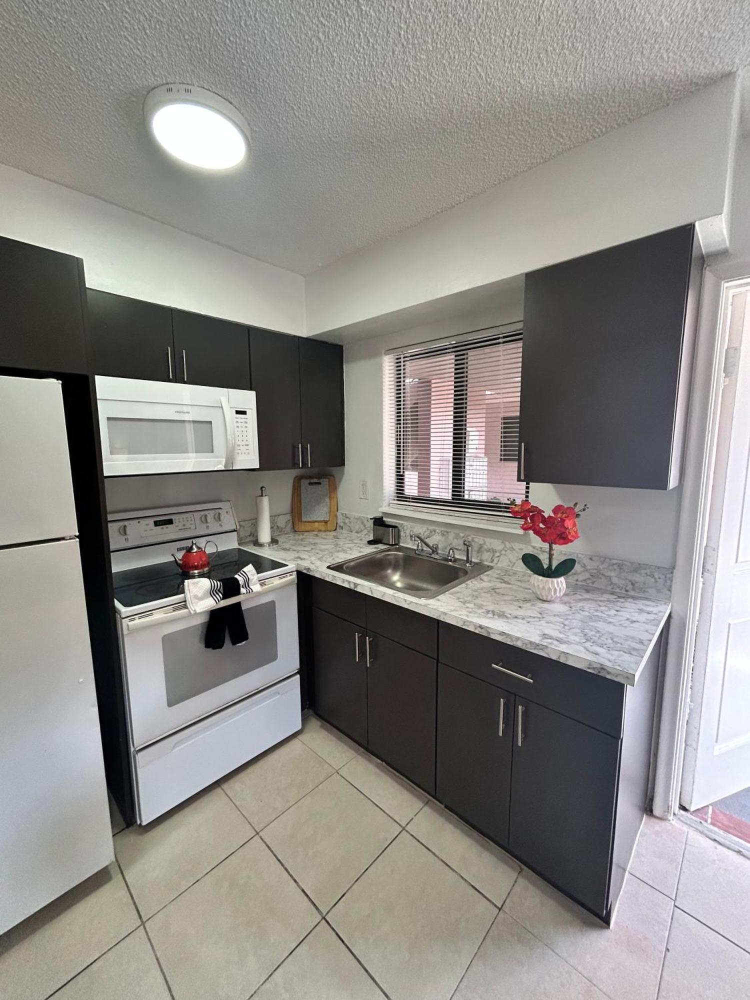 Apartment In Hollywood Close To Shops & Beach 110 Exterior foto
